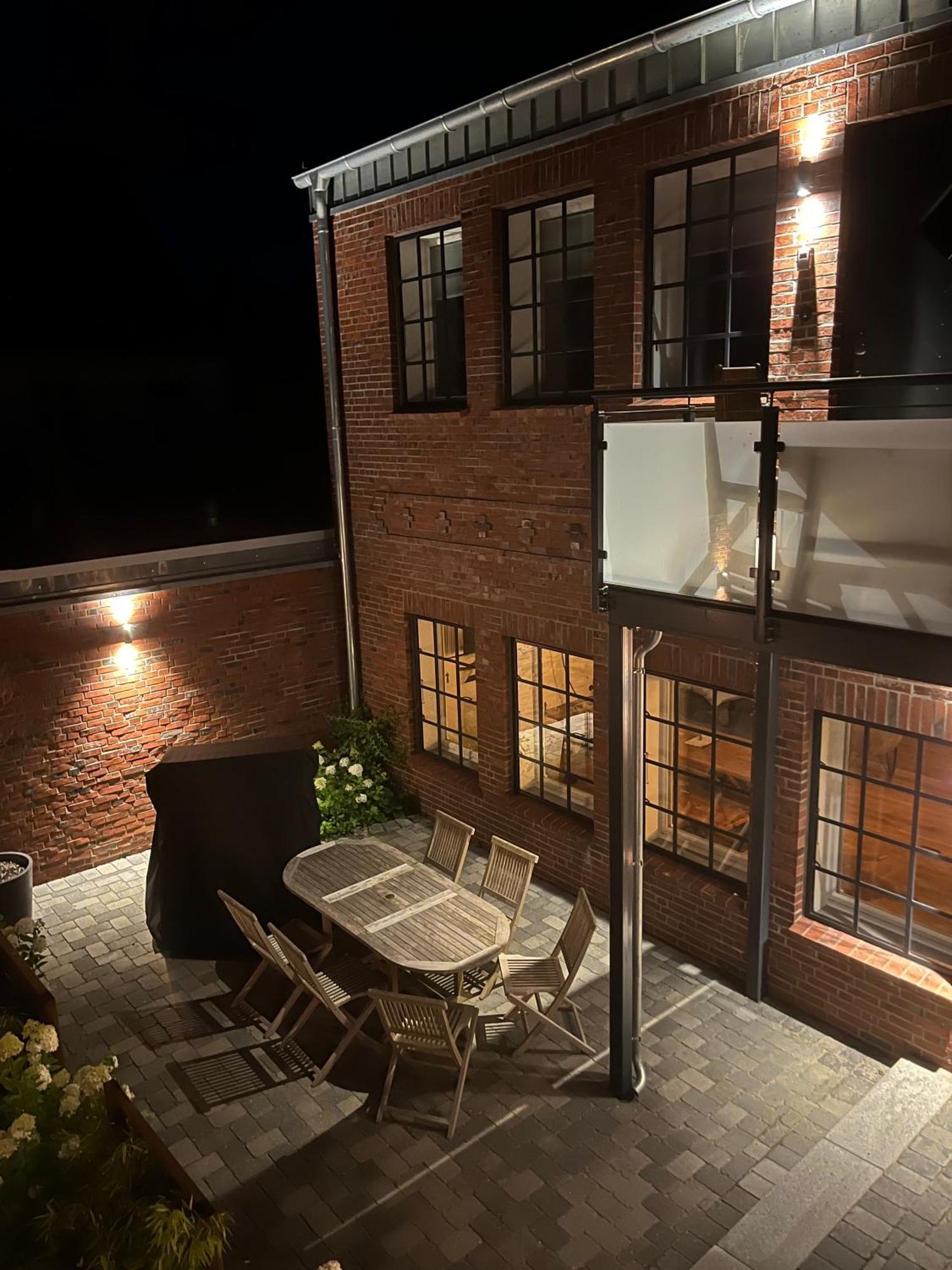 Loftwohnung 2 Simmerdeis An Der Gracht Friedrichstadt Dış mekan fotoğraf